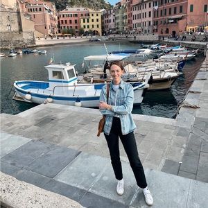 Meet your Posher, Nora